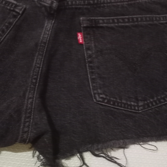 LEVI JEAN SHORT SIZE Unknown - Picture 2 of 16